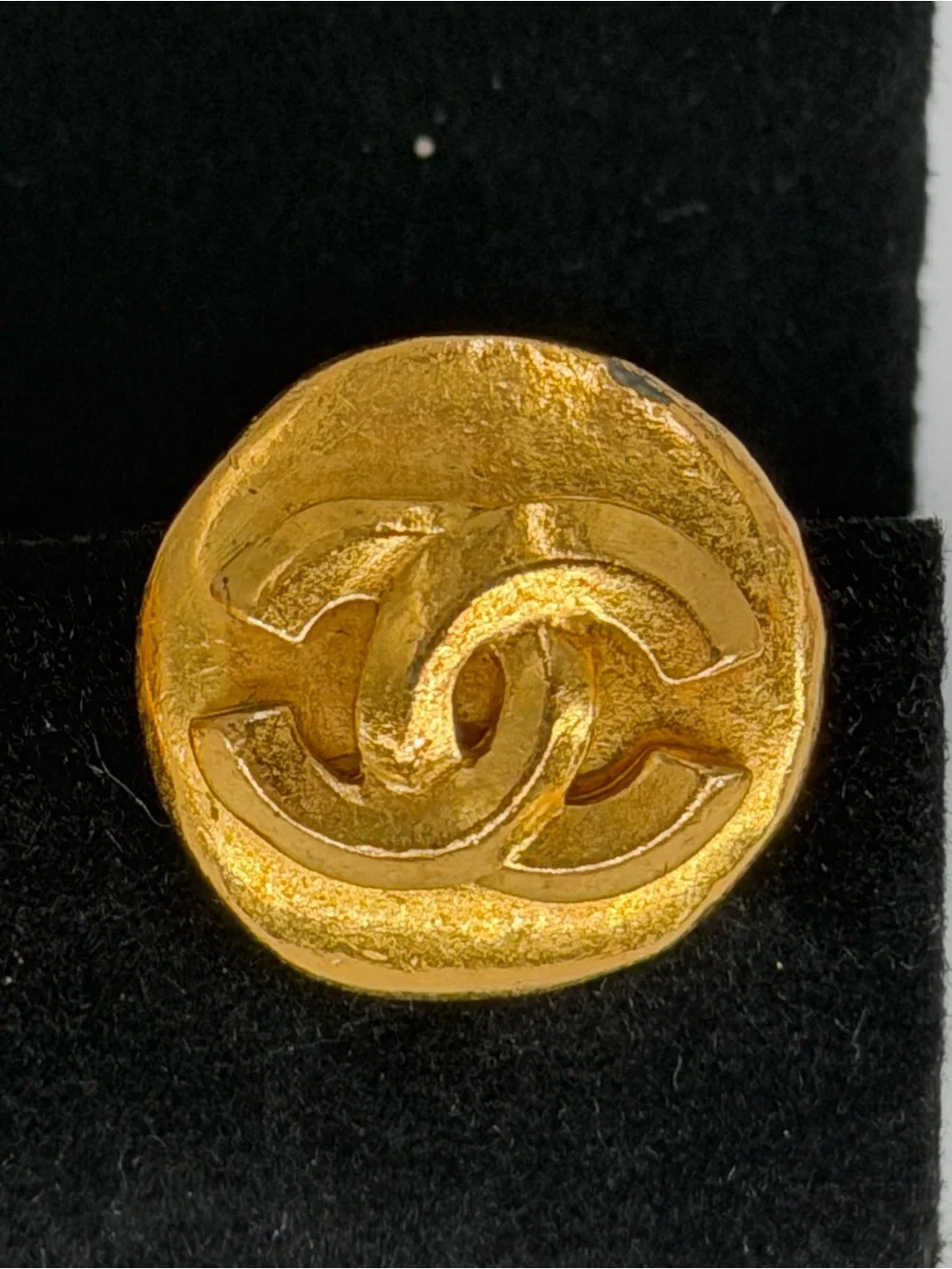 Vintage CHANEL 1995 Gold-Tone CC Logo Button Clip-On Earrings w/COA - Picture 5 of 14